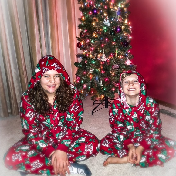 MERRY ELFIN CHRISTMAS! - Picture 2 of 8